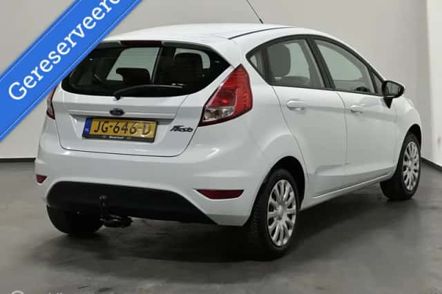 Ford Fiesta (2016) thumbnail 6