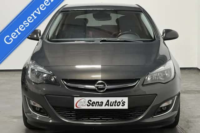 Opel Astra (2013) thumbnail 2