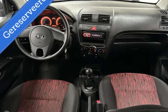 Kia Picanto (2012) thumbnail 6