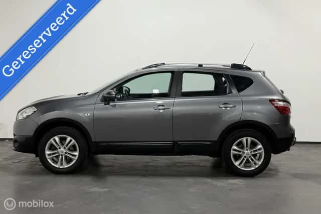 Nissan Qashqai (2011) thumbnail 5