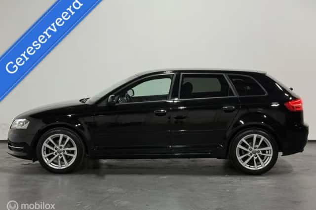 Audi A3 (2013) thumbnail 4