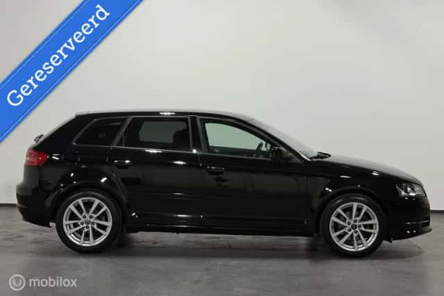 Audi A3 (2013) thumbnail 5