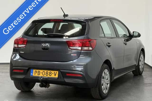 Kia Rio (2017) thumbnail 6