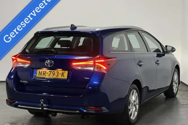 Toyota Auris (2017) thumbnail 6