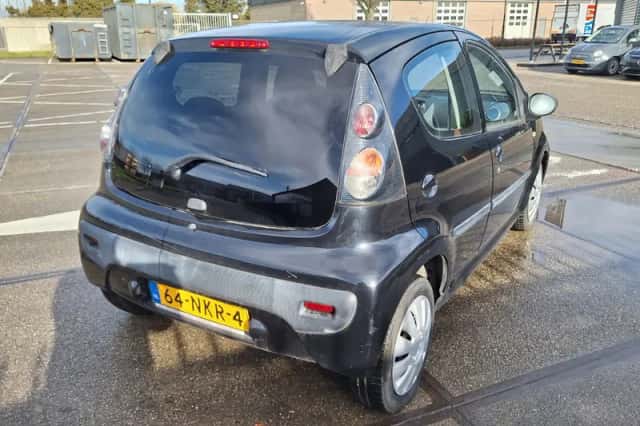 Citroën C1 (2010) thumbnail 3