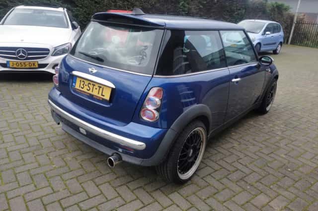 MINI One (2003) thumbnail 3