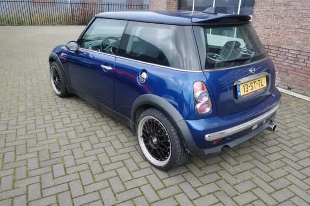 MINI One (2003) thumbnail 4