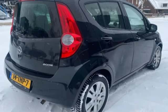 Opel Agila (2012) thumbnail 4