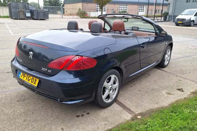 Peugeot 307 CC (2006) thumbnail 4