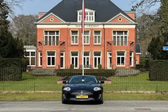 Jaguar XKR (2009) thumbnail 3