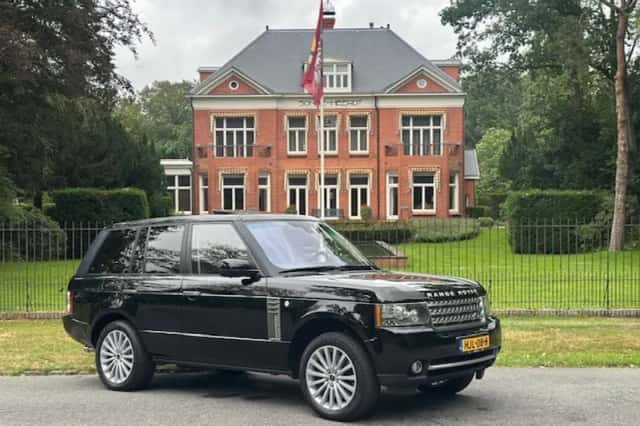 Land Rover Range Rover (2010) thumbnail 1