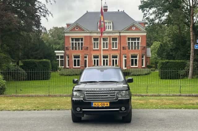 Land Rover Range Rover (2010) thumbnail 2
