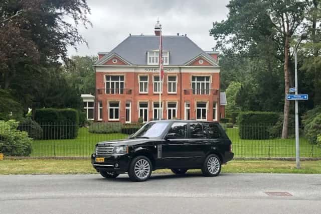 Land Rover Range Rover (2010) thumbnail 3