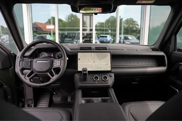 Land Rover Defender (2026) thumbnail 4