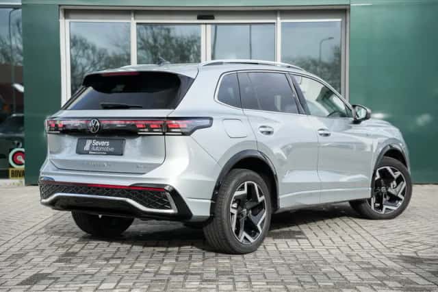 Volkswagen Tiguan (2025) thumbnail 3