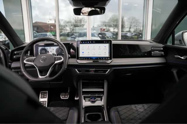 Volkswagen Tiguan (2025) thumbnail 4