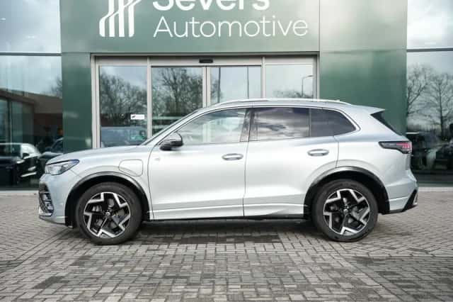 Volkswagen Tiguan (2025) thumbnail 5