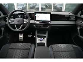 Volkswagen Tiguan (2025) thumbnail 4