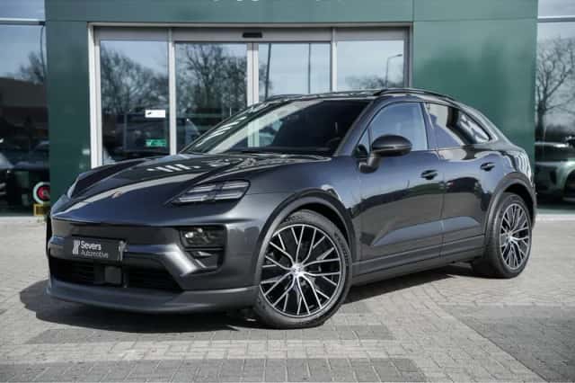 Porsche Macan (2025) thumbnail 2
