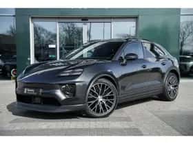 Porsche Macan (2025) thumbnail 2
