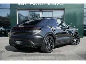 Porsche Macan (2025) thumbnail 3