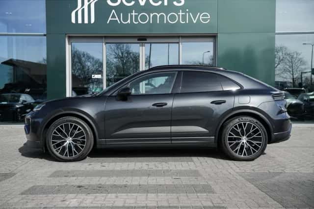 Porsche Macan (2025) thumbnail 5