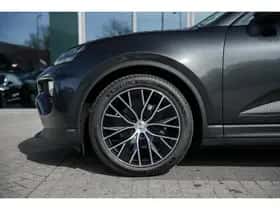 Porsche Macan (2025) thumbnail 7