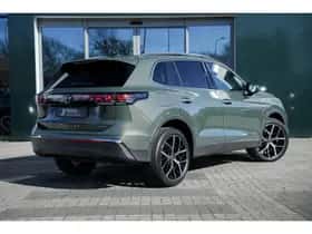 Volkswagen Tiguan (2025) thumbnail 3