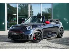 MINI Cooper (2022) thumbnail 2