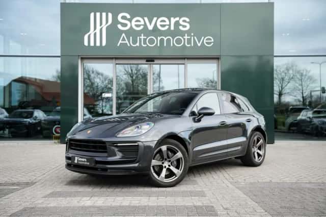 Porsche Macan (2022) thumbnail 1