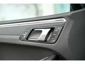 Porsche Macan (2022) thumbnail 15