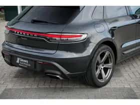 Porsche Macan (2022) thumbnail 28