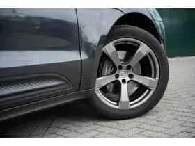Porsche Macan (2022) thumbnail 30