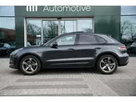 Porsche Macan (2022) thumbnail 5