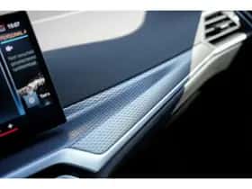 BMW i4 (2022) thumbnail 18