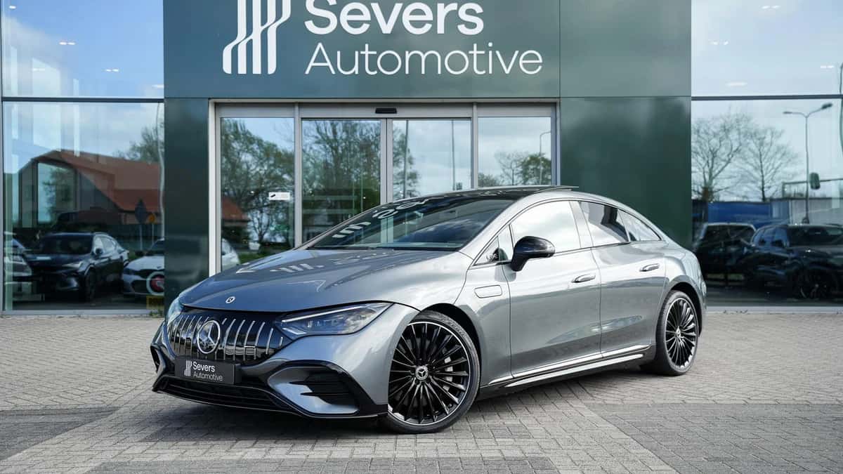 Mercedes-Benz EQE (2022) — foto 1