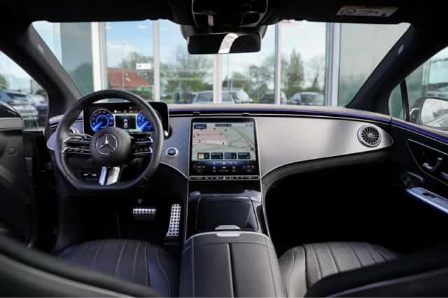 Mercedes-Benz EQE (2022) thumbnail 4