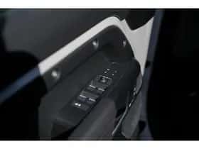 Land Rover Defender (2026) thumbnail 20