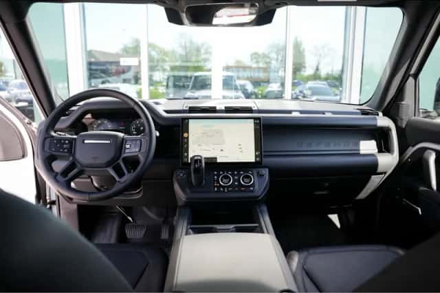 Land Rover Defender (2026) thumbnail 4