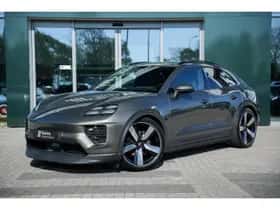 Porsche Macan (2025) thumbnail 2
