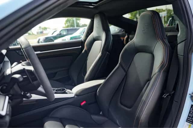Porsche 911 (2026) thumbnail 6