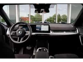 BMW iX2 (2025) thumbnail 4