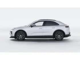 Porsche Macan (2024) thumbnail 3