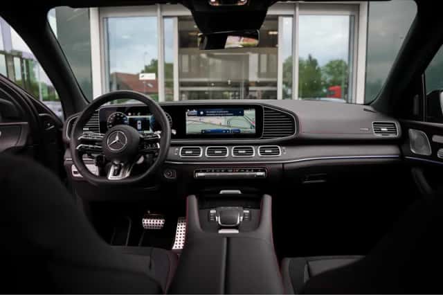 Mercedes-Benz GLE (2025) thumbnail 4