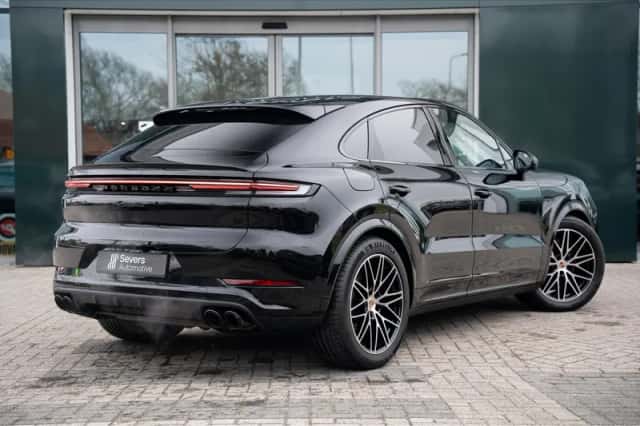 Porsche Cayenne (2026) thumbnail 3