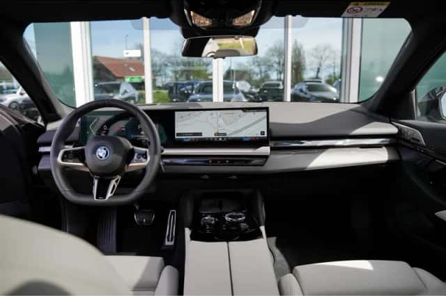 BMW 5-Serie (2024) thumbnail 4