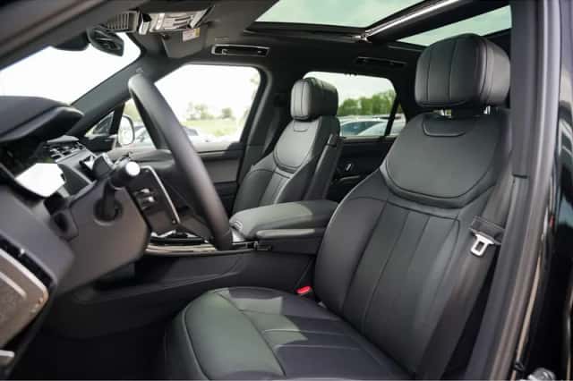Land Rover Range Rover Sport (2026) thumbnail 6