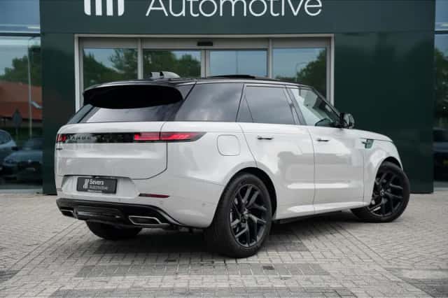 Land Rover Range Rover Sport (2026) thumbnail 3
