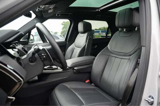 Land Rover Range Rover Sport (2026) thumbnail 6