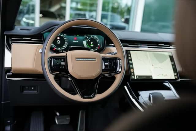 Land Rover Range Rover Sport (2026) thumbnail 4